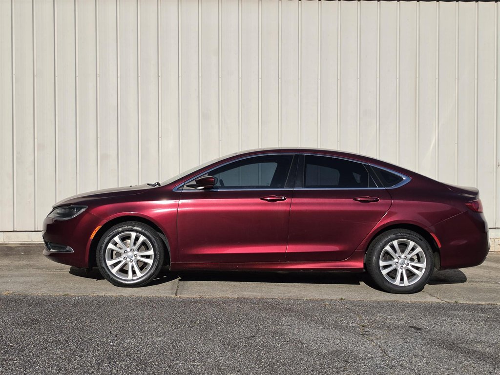 2015 Chrysler 200 Limited's photo